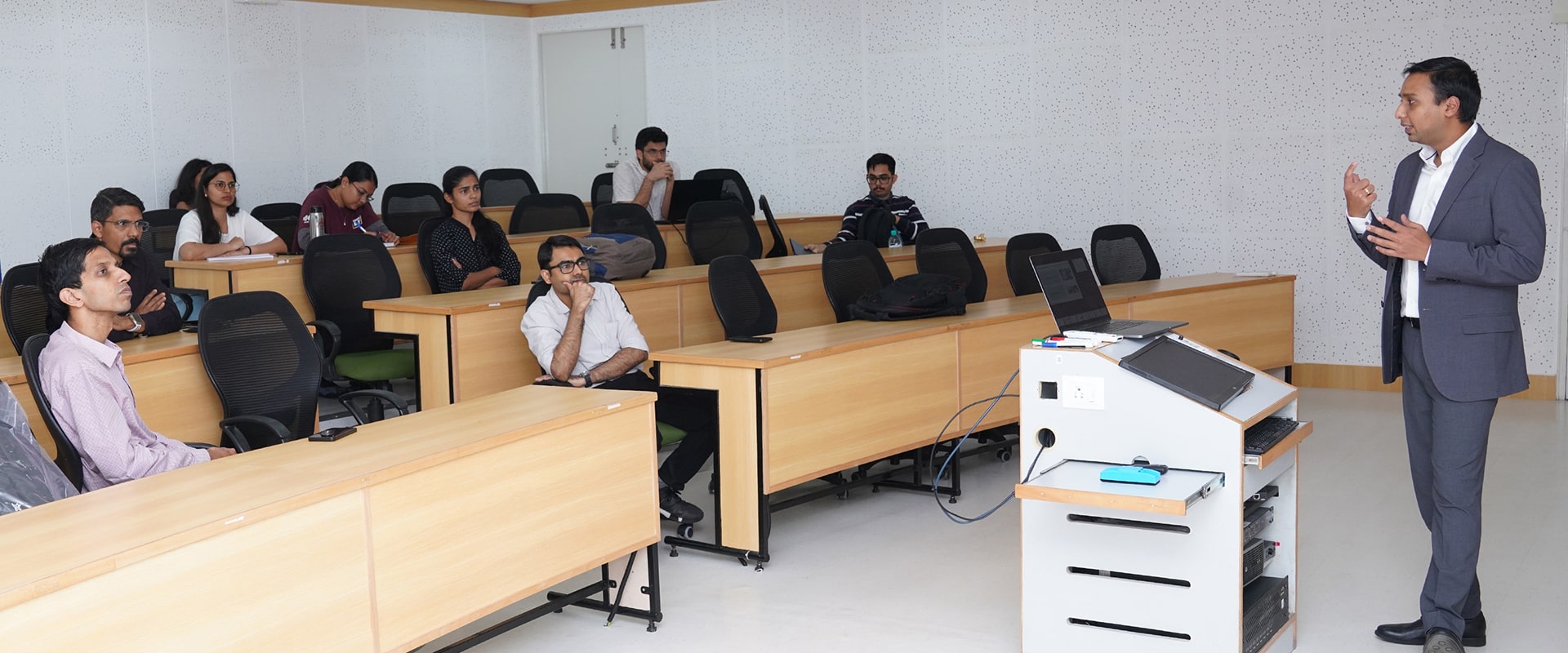 Prof. Shubham Akshat from Houston University, spoke at the research seminar on " Impact of Regulation on Deceased-Donor Liver Offer Acceptance: A Framework and Analysis" organized by Research and Publications (R&P) at IIM Bangalore on 18 September  2024.