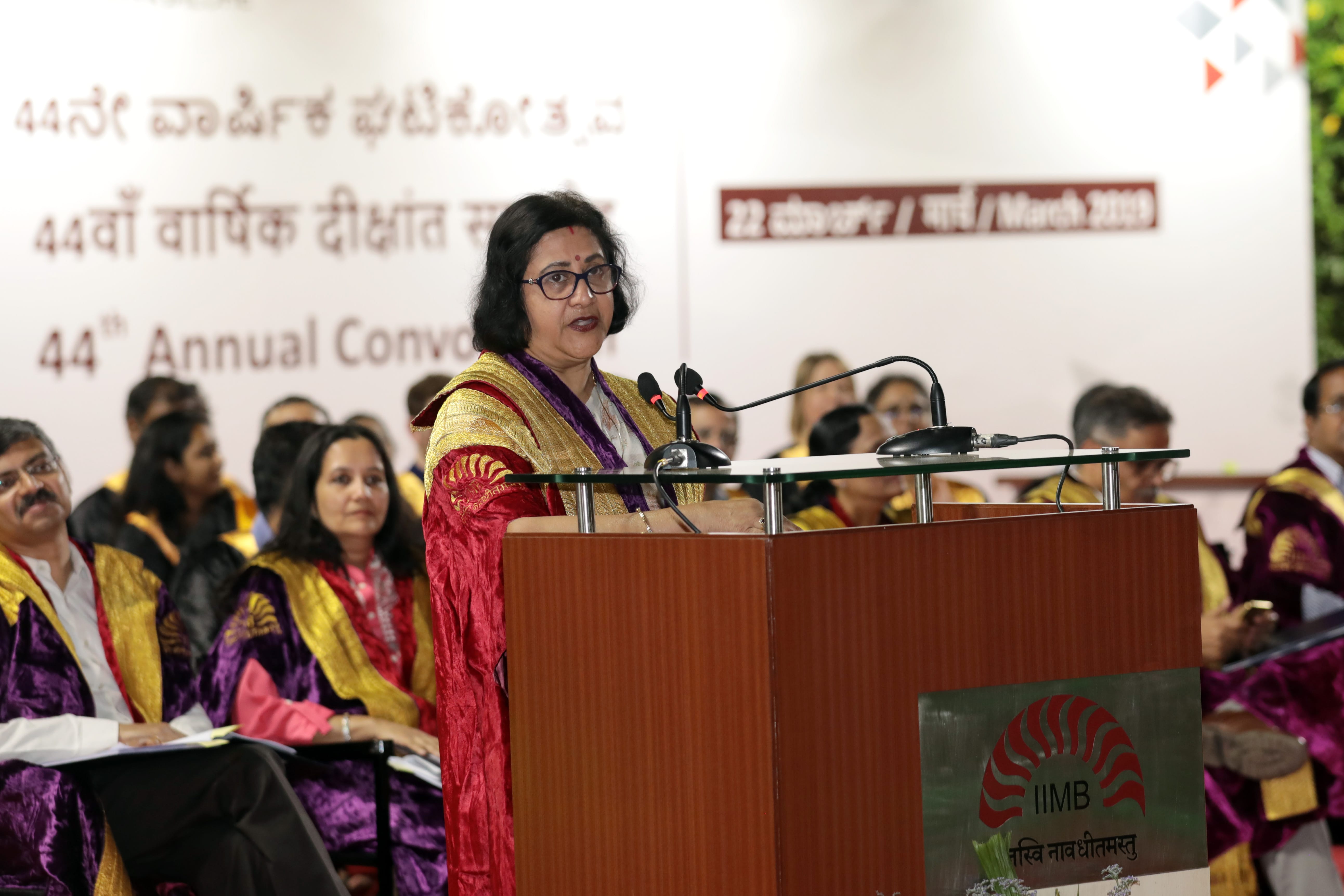 Smt. Arundhati Bhattacharya, Former Chair, State Bank of India, delivers the convocation address at the 44th convocation at IIM Bangalore on March 22, 2019.