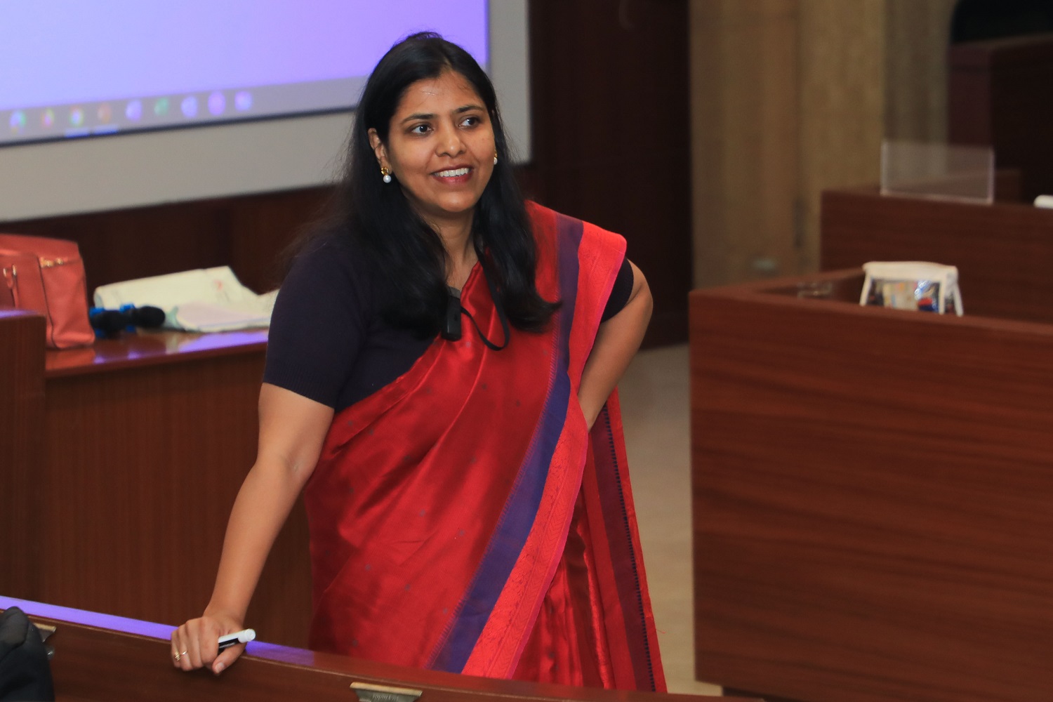 Prof. Chitra Singla, IIMA, conducts a workshop on ‘Case-based teaching’.