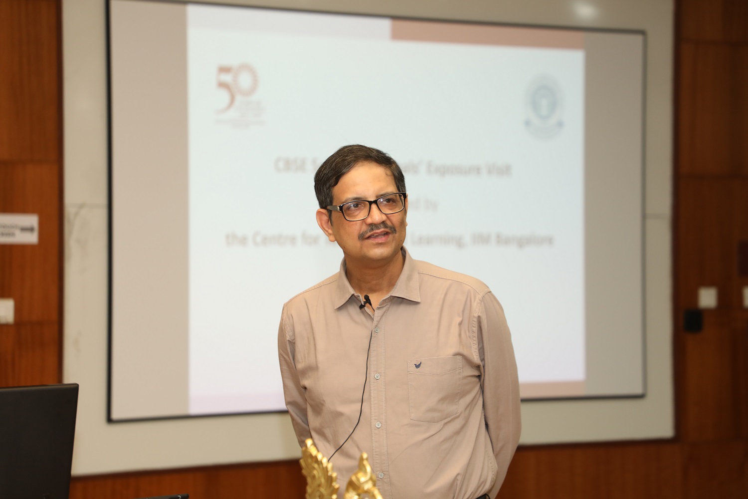 Prof. Sushanta Kumar Mishra, Chairperson, Centre for Teaching & Learning and faculty of the Organizational Behavior & Human Resources Management area of IIMB, addressed the participants and took part in the activities of the meet.