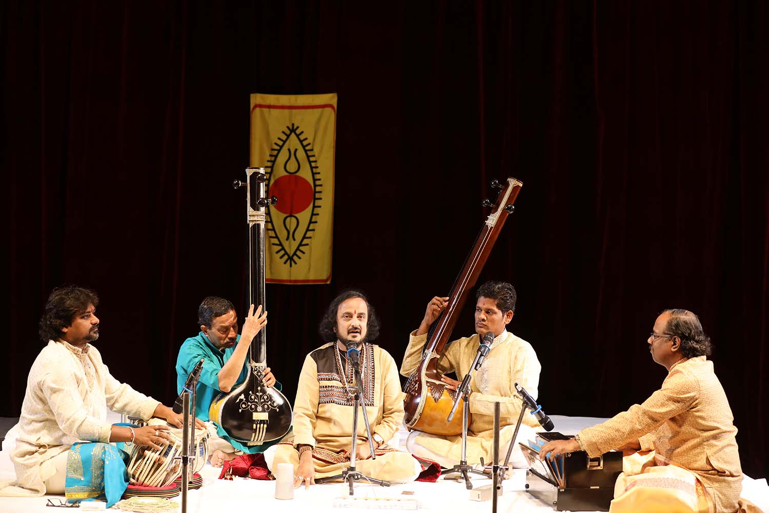 The IIMB Chapter of SPICMACAY hosts a Hindustani vocal concert by Pt. Kaivalya Kumar Gurav on August 15, 2019.