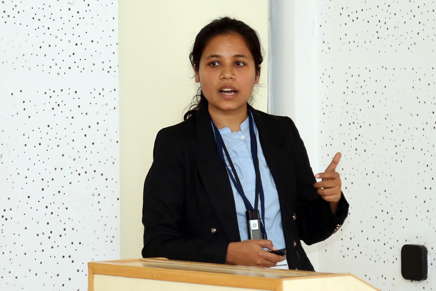 Bhawna Priya, IIM Lucknow, presents her paper titled, ‘Financially Constrained Limited Clearance Sale Inventory Model’, at the conference.