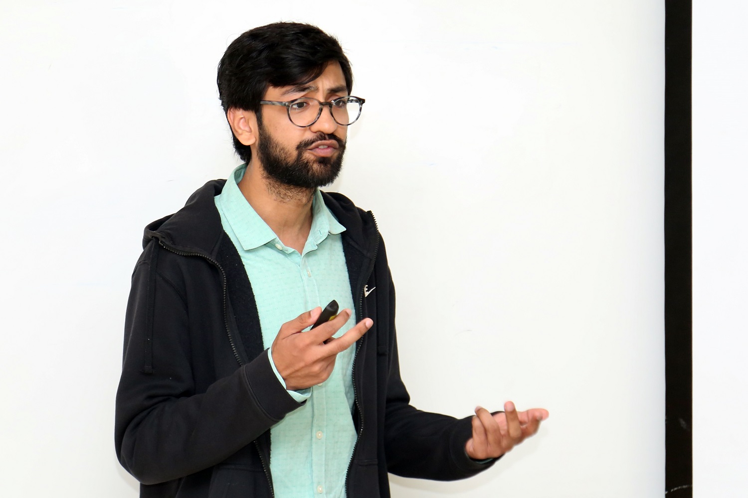 Prashant Poddar, IIM Lucknowm, presents his paper titled ‘From Safe Motherhood to Cognitive Ability: Exploring Spillover Effects of Conditional Cash Transfers’, at the conference.